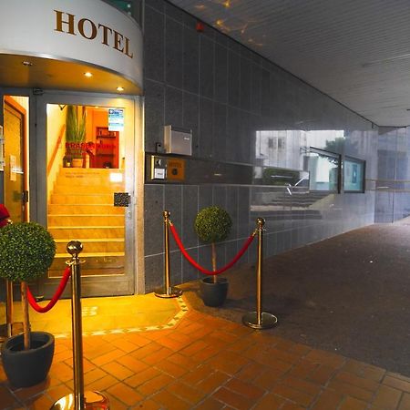 Gaestehaus Praesenzhof เบนส์ไฮม์ ภายนอก รูปภาพ