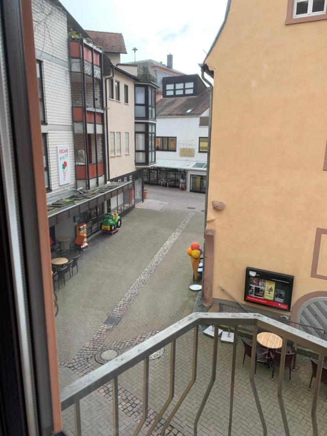 Gaestehaus Praesenzhof เบนส์ไฮม์ ภายนอก รูปภาพ