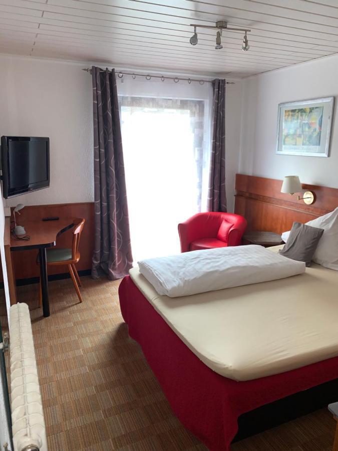 Gaestehaus Praesenzhof เบนส์ไฮม์ ภายนอก รูปภาพ